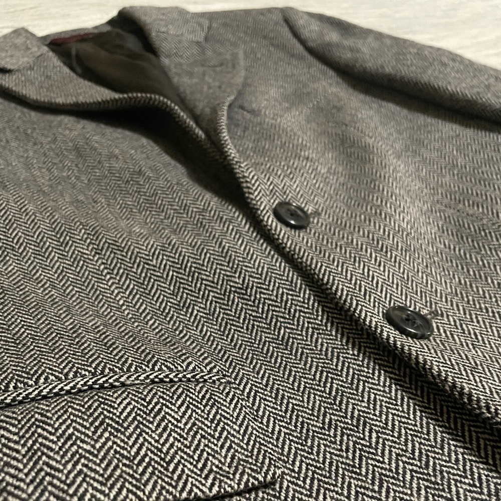 Brooks Brothers herringbone dinner jacket. Boys size 12